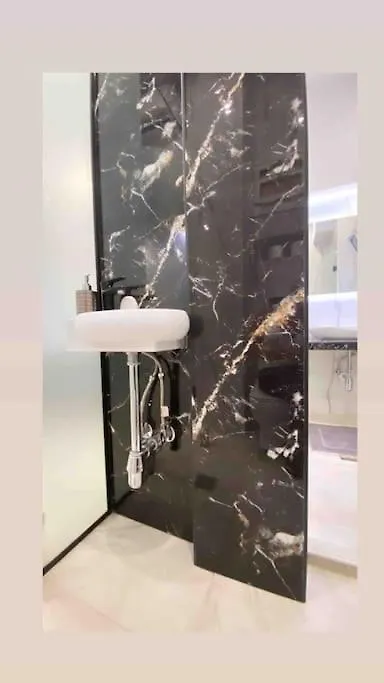 Μarble Suite. 40Sqm Center. Gas Heating. Private Entrance.Secured24H Soluň Apartmán