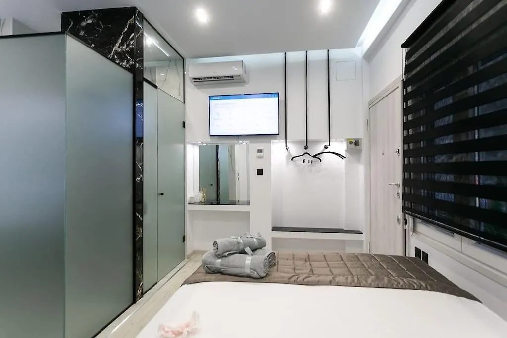 Μarble Suite. 40Sqm Center. Gas Heating. Private Entrance.Secured24H Soluň 0*,  Řecko