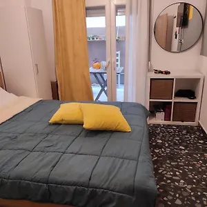 Modern Urban Host With Private Courtyard Διαμέρισμα