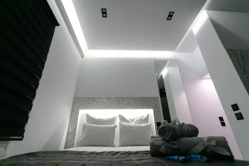 Apartment Μarble Suite. 40Sqm Center. Gas Heating. Private Entrance.Secured24H Thessaloniki