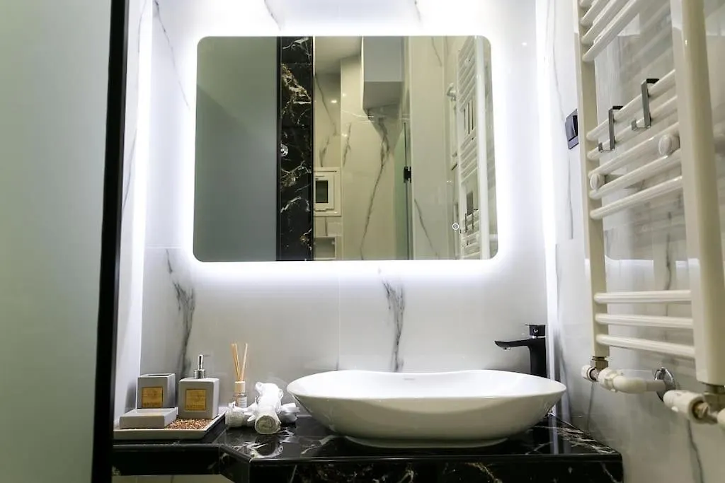 Μarble Suite. 40Sqm Center. Gas Heating. Private Entrance.Secured24H Θεσσαλονίκη Διαμέρισμα