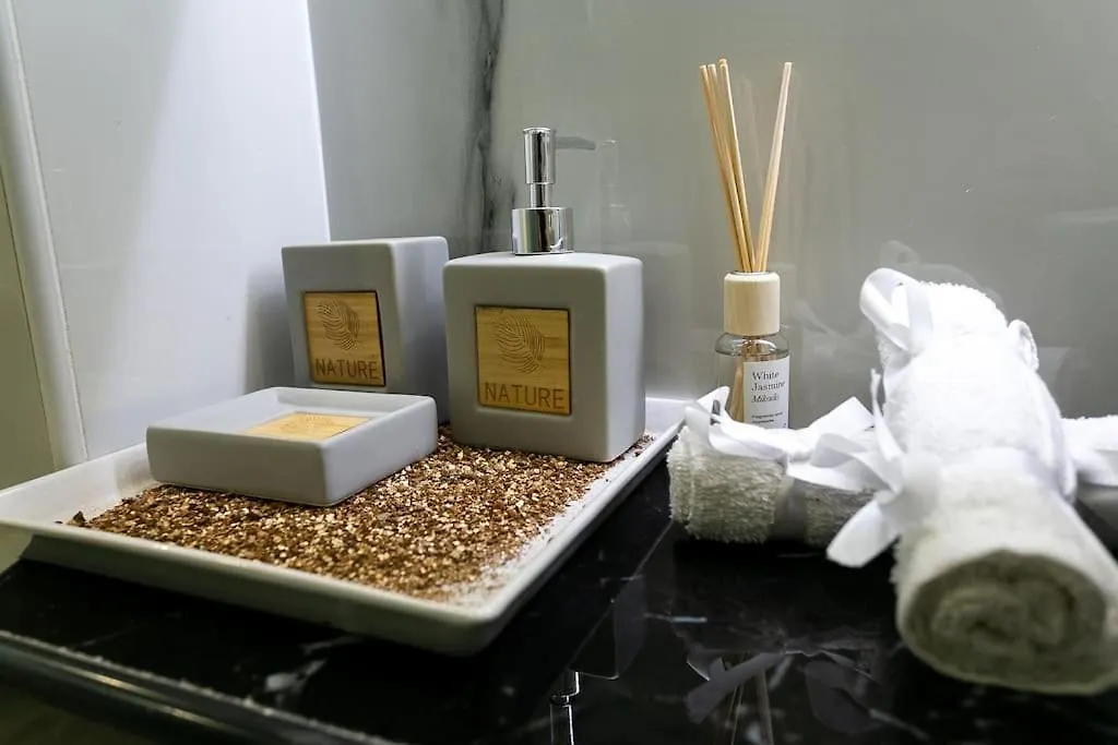 Μarble Suite. 40Sqm Center. Gas Heating. Private Entrance.Secured24H Thessaloniki 0*,  Greece