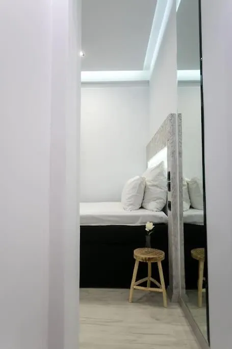 Μarble Suite. 40Sqm Center. Gas Heating. Private Entrance.Secured24H Θεσσαλονίκη Διαμέρισμα