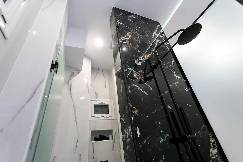 Μarble Suite. 40Sqm Center. Gas Heating. Private Entrance.Secured24H Θεσσαλονίκη