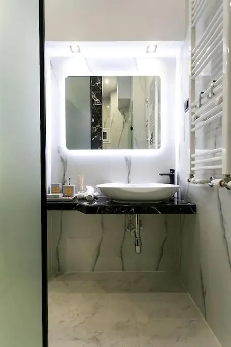Μarble Suite. 40Sqm Center. Gas Heating. Private Entrance.Secured24H Thessalonique Grèce